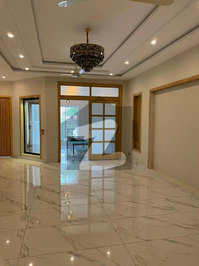 MODERN 1 KANAL HOUSE AVAILABLE FOR RENT IN GULBERG GREENS ISLAMABAD