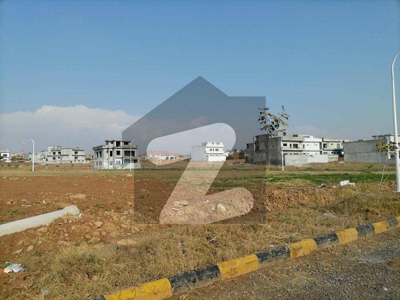 Avail Yourself A Great 5 Kanal Residential Plot In Gulberg Residencia - Block D