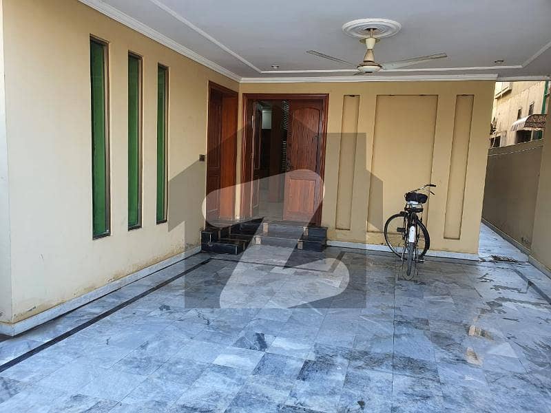 9 MARLA HOUSE FOR RENT IN BAHRIA TOWN LAHORE