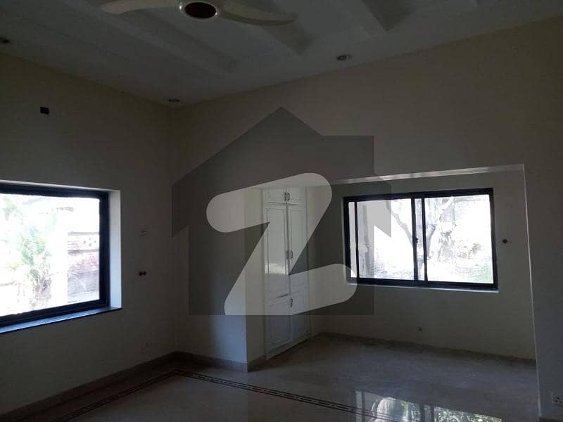 سرور روڈ کینٹ,لاہور میں 5 کمروں کا 2 کنال مکان 14.0 کروڑ میں برائے فروخت۔