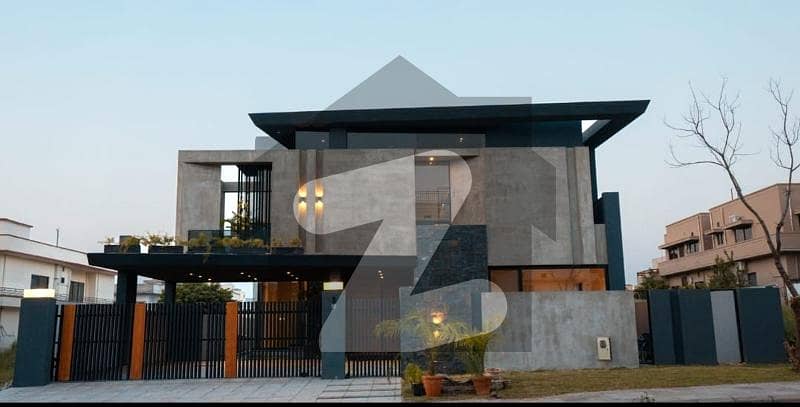 1 Kanal Super Luxury Designers' House Available For Sale On Prime Location
