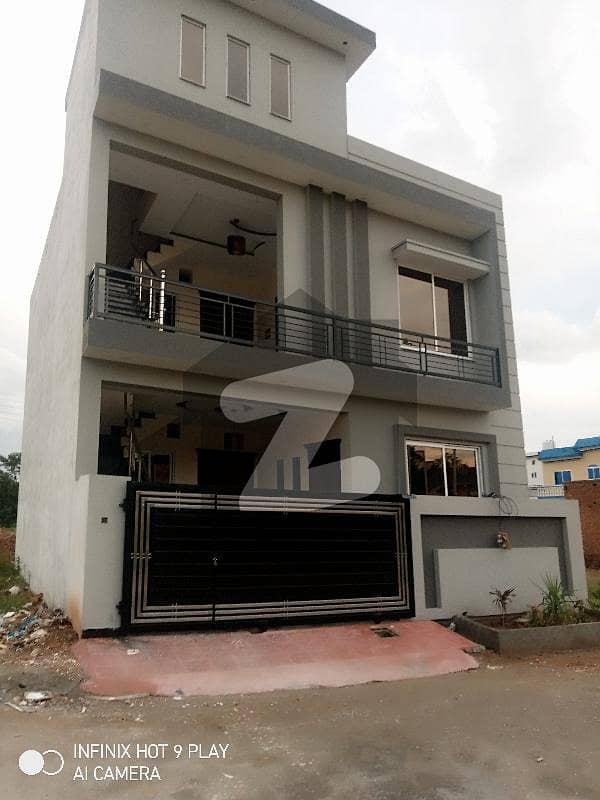 کالٹکس روڈ راولپنڈی میں 4 کمروں کا 5 مرلہ مکان 2.0 کروڑ میں برائے فروخت۔