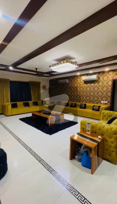 ویلینشیاء ۔ بلاک جے ویلینشیاء ہاؤسنگ سوسائٹی,لاہور میں 7 کمروں کا 2 کنال مکان 13.0 کروڑ میں برائے فروخت۔