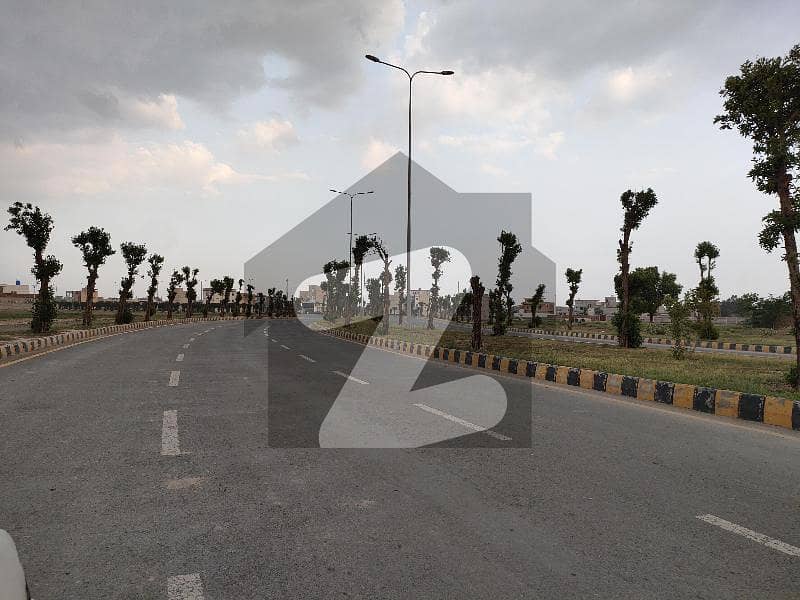 سینٹرل پارک ہاؤسنگ سکیم لاہور میں 5 مرلہ رہائشی پلاٹ 48.0 لاکھ میں برائے فروخت۔
