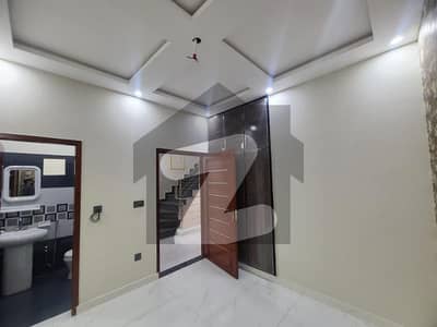 پاک عرب ہاؤسنگ سوسائٹی لاہور میں 2 کمروں کا 4 مرلہ فلیٹ 26.0 ہزار میں کرایہ پر دستیاب ہے۔