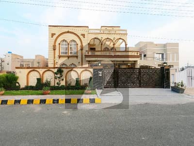 Spacious Main Double Road House Is Available In Tariq Gardens - Block D For Sale