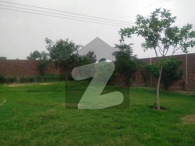 بیدیاں روڈ لاہور میں 1 کمرے کا 8 کنال فارم ہاؤس 2.5 کروڑ میں برائے فروخت۔