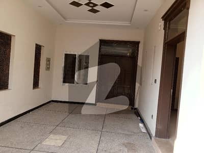 بنی گالہ اسلام آباد میں 5 کمروں کا 7 مرلہ مکان 90.0 ہزار میں کرایہ پر دستیاب ہے۔