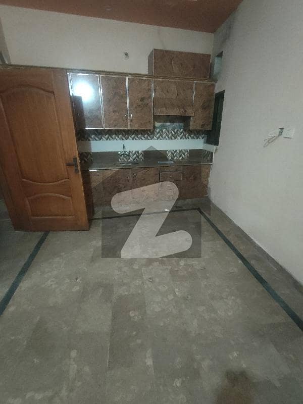 گڑھی شاہو لاہور میں 3 کمروں کا 3 مرلہ مکان 1.23 کروڑ میں برائے فروخت۔