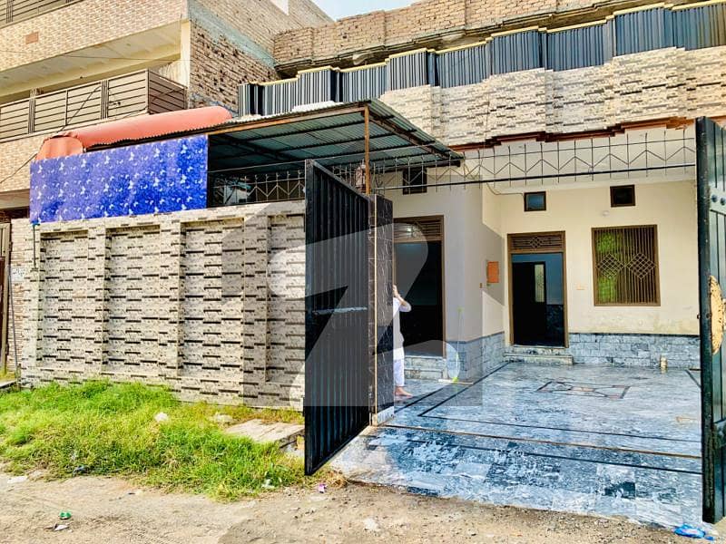 شیخ ملتون ٹاؤن مردان میں 5 کمروں کا 7 مرلہ مکان 1.95 کروڑ میں برائے فروخت۔