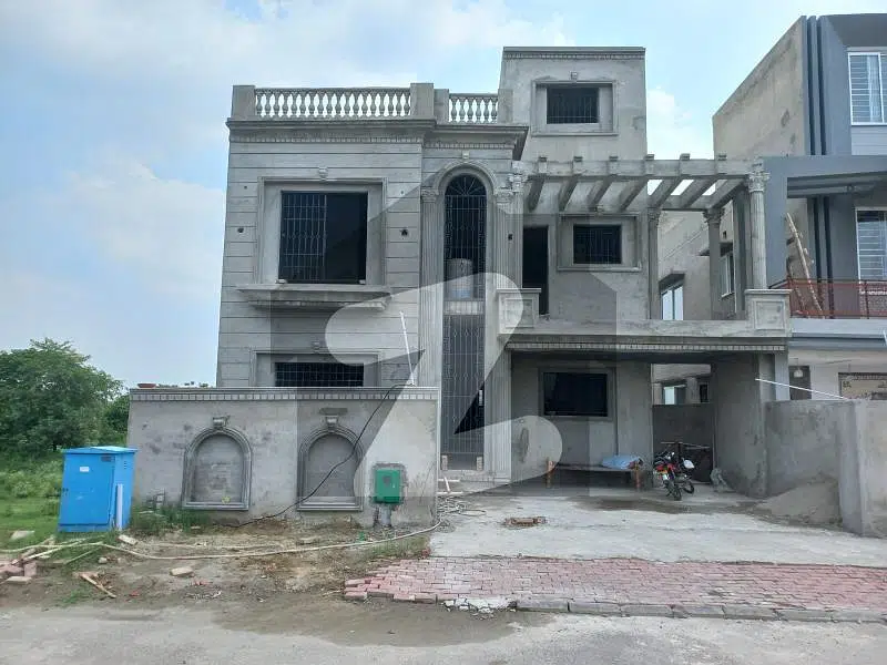 10 Marla Grey Structure House For Sale In Tauheed Block Bahria Town Lahore