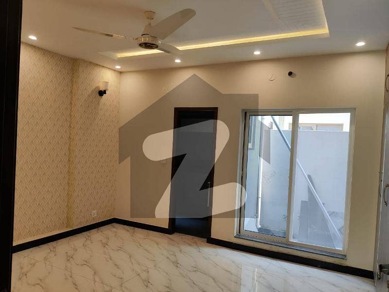 ای ایم ای سوسائٹی لاہور میں 6 کمروں کا 1 کنال مکان 15.0 کروڑ میں برائے فروخت۔