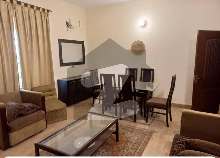 بیکن ہاؤس سوسائٹی لاہور میں 6 کمروں کا 15 مرلہ مکان 4.3 کروڑ میں برائے فروخت۔