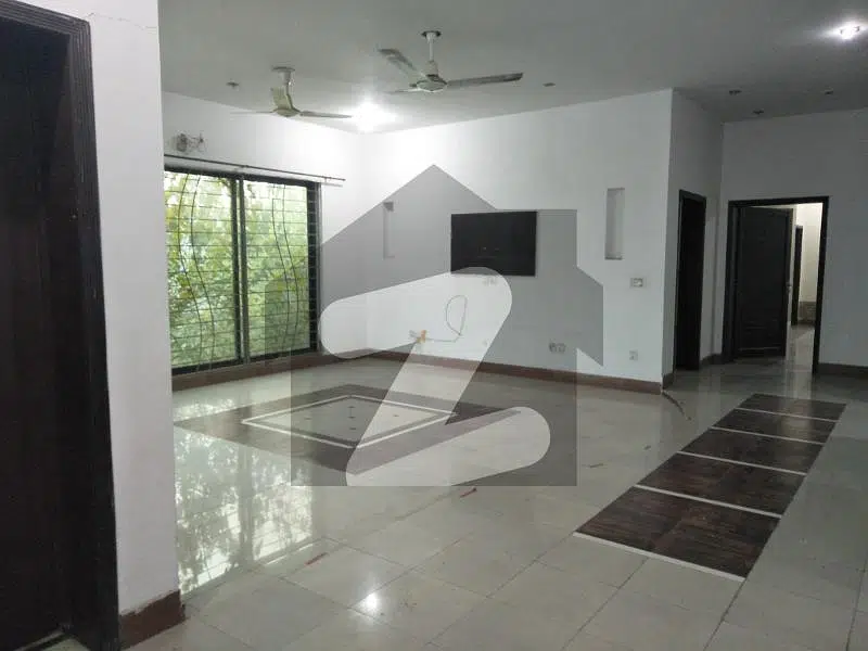 01 Kanal Fully Renovated Upper Portion Available For Rent In State Life Housing Society
