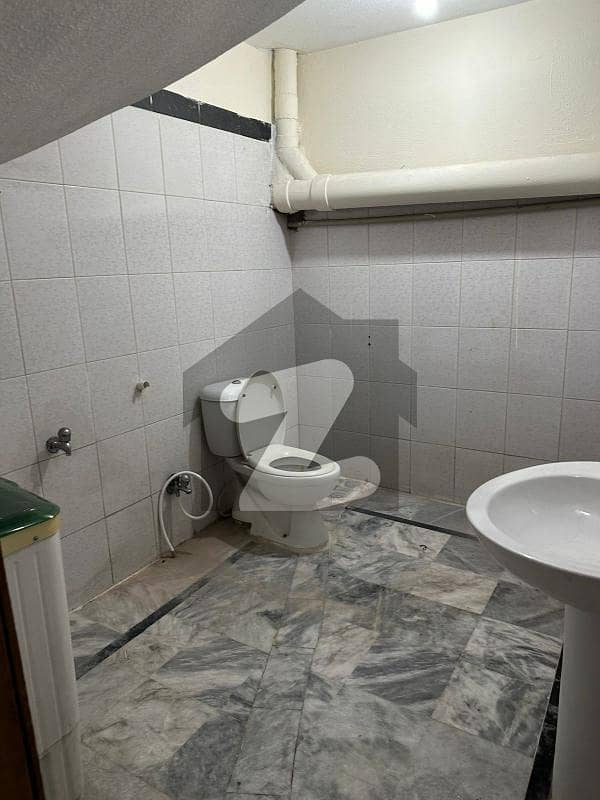 Open Besment 2 Bdrm Attached Washroom