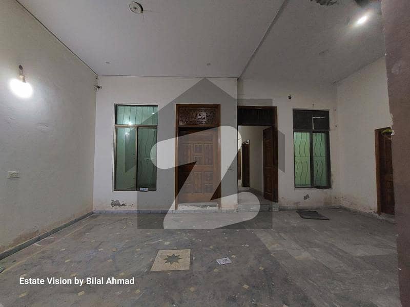 خیابان کالونی 2 فیصل آباد میں 3 کمروں کا 5 مرلہ مکان 32.0 ہزار میں کرایہ پر دستیاب ہے۔