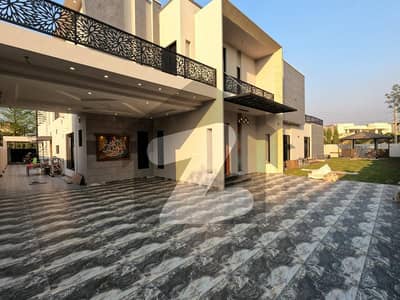 2 Kanal corner Dubble storey House available for sale in valencia town Lahore