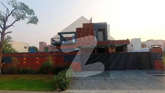 One Kanal Beautifully Constructed Prime Location House Is Available For Sale In Sui Gas Society Phase 1 - Block C Lahore