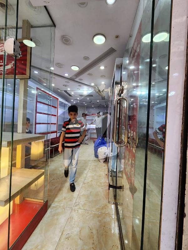 مزنگ لاہور میں 1 مرلہ دکان 90.0 لاکھ میں برائے فروخت۔