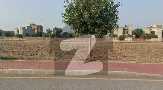 Prime 10 Marla Plot in Bahria Orchard Phase 4, G5 Block Near Commercial Area 84 Lac PKR