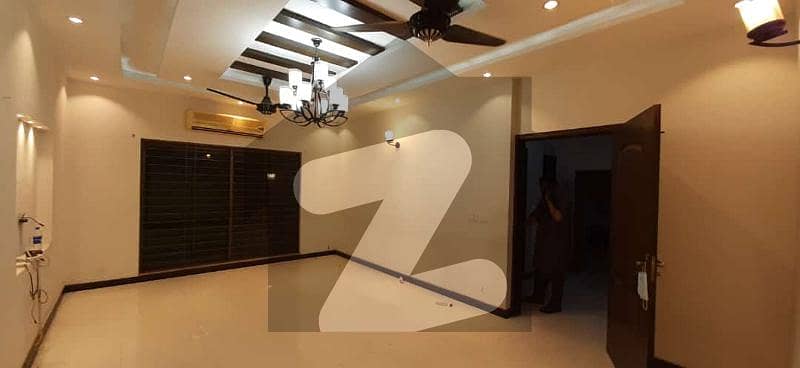 Lower Portion 10 Marla In DHA Phase 7-Y For Rent