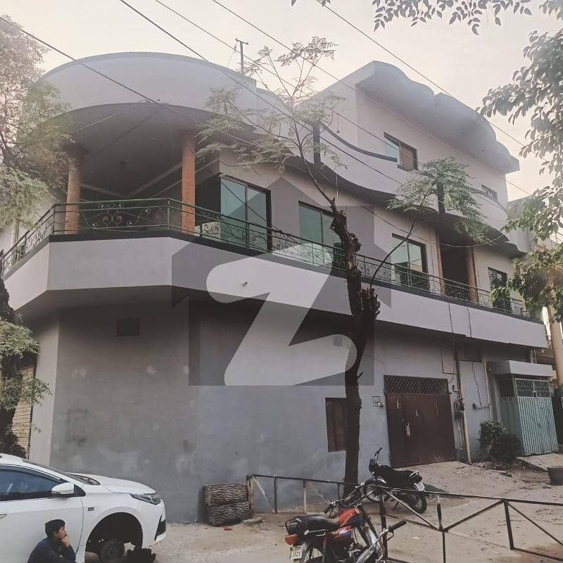 15 Marla Corner House for Sale Lahore ***** Beautiful location House