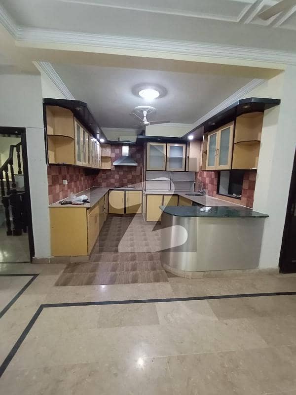 10 Marla Portion Available For Rent In E-11