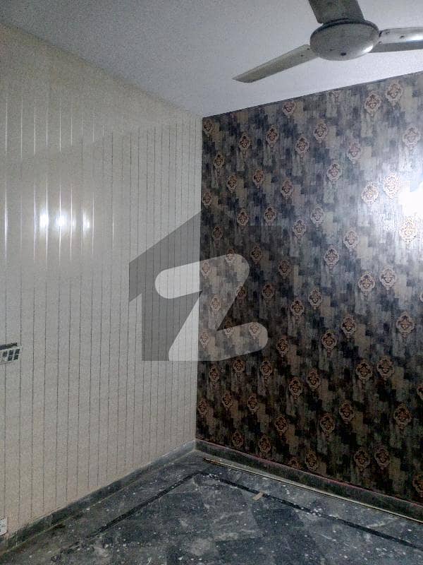 گارڈن ٹاؤن - شیر شاہ بلاک گارڈن ٹاؤن,لاہور میں 2 کمروں کا 10 مرلہ زیریں پورشن 70.0 ہزار میں کرایہ پر دستیاب ہے۔