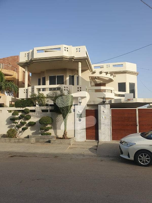 ڈی ایچ اے فیز 7 ڈی ایچ اے ڈیفینس,کراچی میں 4 کمروں کا 1 کنال مکان 11.0 کروڑ میں برائے فروخت۔