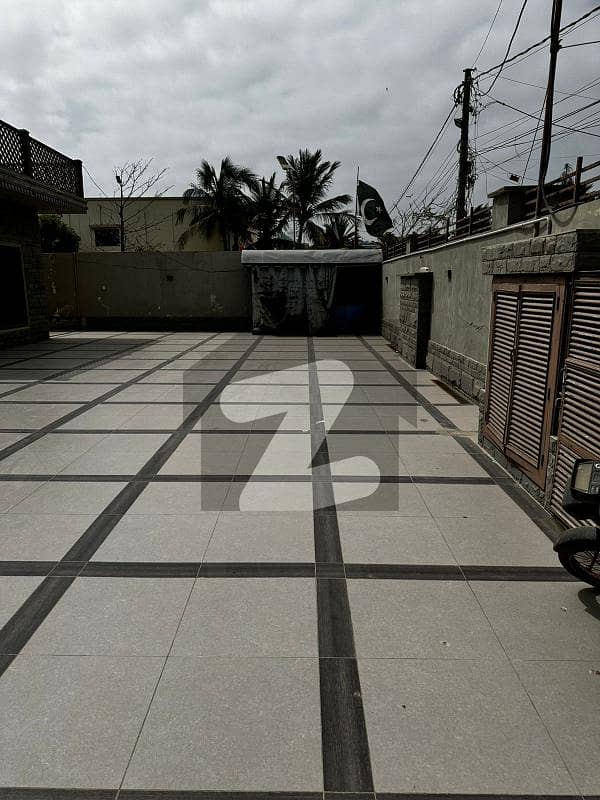 1000 Yards Very Well Maintained Bungalow For Sale In DHA Phase 6