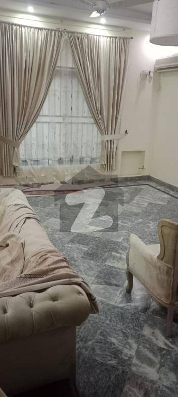 فیصل ٹاؤن لاہور میں 2 کمروں کا 10 مرلہ بالائی پورشن 70.0 ہزار میں کرایہ پر دستیاب ہے۔