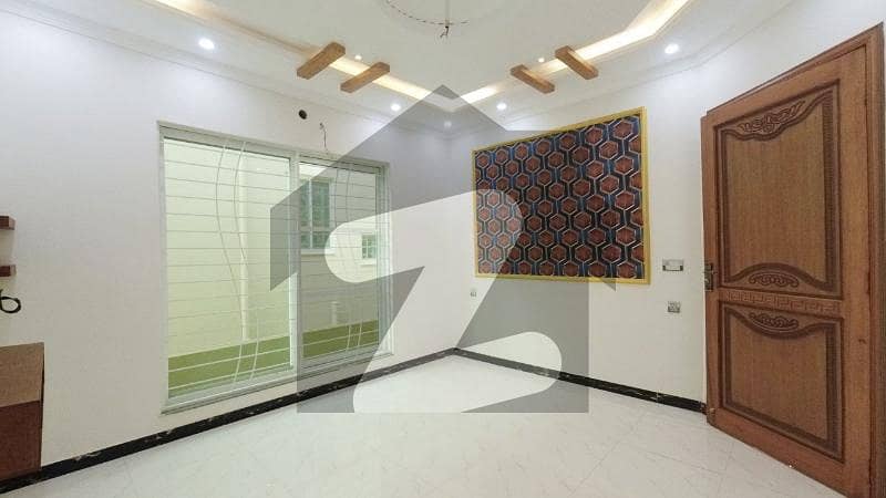ایل ڈی اے ایوینیو ۔ بلاک جے ایل ڈی اے ایوینیو,لاہور میں 4 کمروں کا 1 کنال مکان 3.15 کروڑ میں برائے فروخت۔