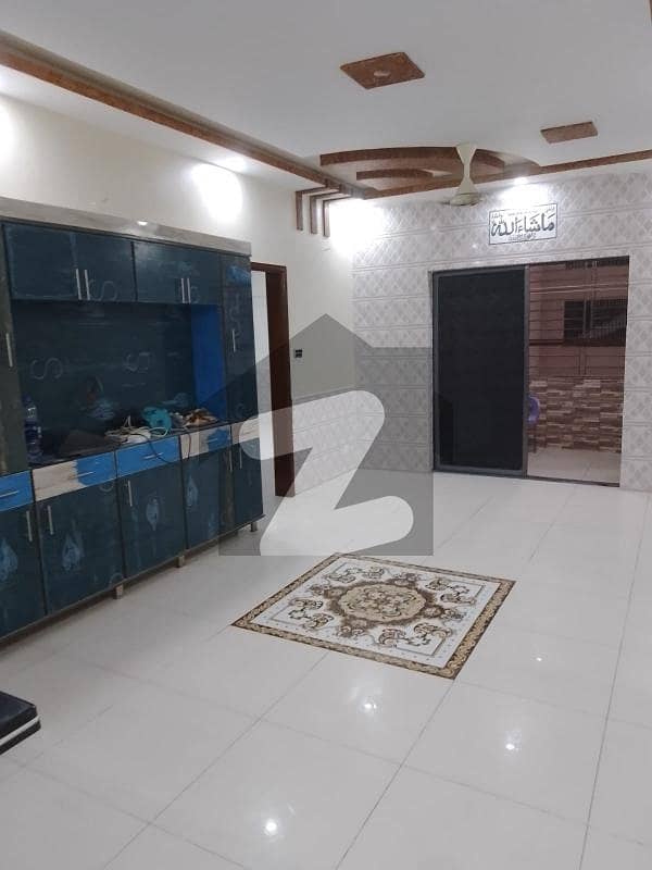 صائمہ رائل ریزیڈینسی راشد منہاس روڈ,کراچی میں 3 کمروں کا 8 مرلہ فلیٹ 3.0 کروڑ میں برائے فروخت۔