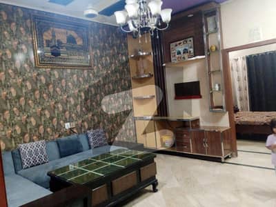 جوہر ٹاؤن فیز 2 جوہر ٹاؤن,لاہور میں 5 کمروں کا 5 مرلہ مکان 2.5 کروڑ میں برائے فروخت۔