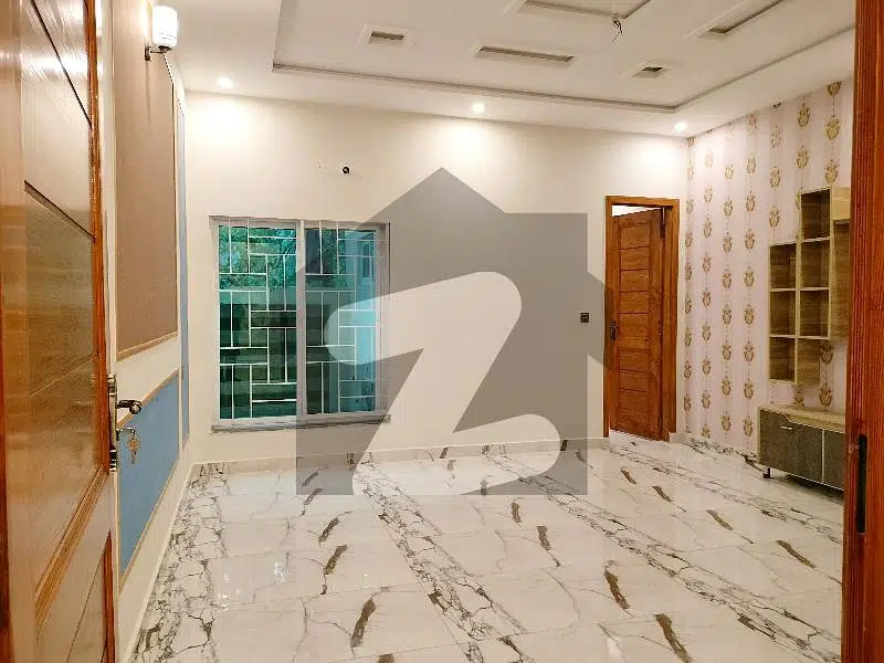 1-Kanal Brand New House For Urgent Sale