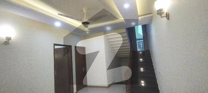 ڈی ایچ اے فیز 7 ایکسٹینشن ڈی ایچ اے ڈیفینس,کراچی میں 4 کمروں کا 6 مرلہ مکان 6.0 کروڑ میں برائے فروخت۔