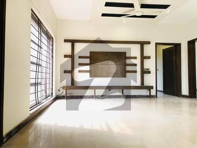 1 Kanal Upper Portion With Separate Gate Available For Rent In Phase 4