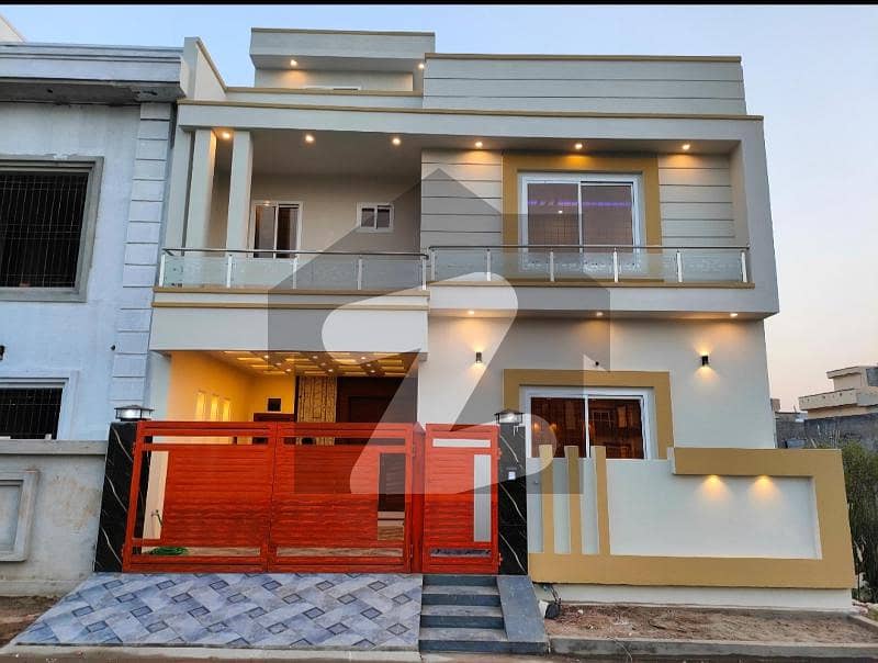 2 Minutes Drive From V Mall 
6 Marla House For sale In Sialkot
