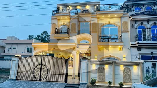 10 Marla Brand New Victorian Style Luxury House For Sale