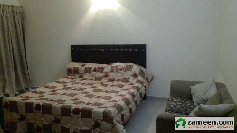 10 marla full furnished house 1 Bed with attach bath students multinationals employ common kitchen