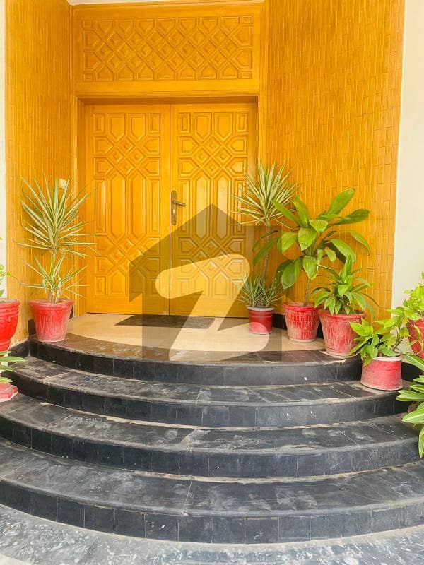 Super Classically Designer Triple Unit 9BHK House For Sale On Prime Location At Reasonable Price (Used House)