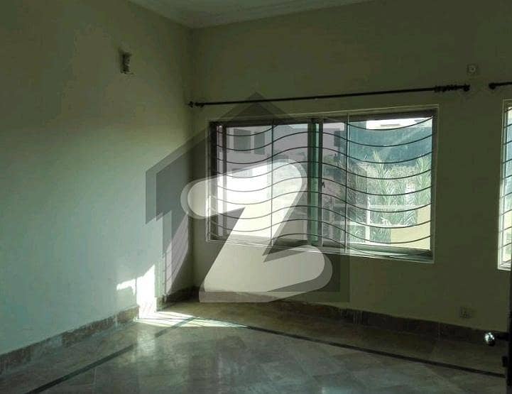 House In G-11 Sized 3200 Square Feet Is Available House In G-11 Sized 3200 Square Feet Is Available