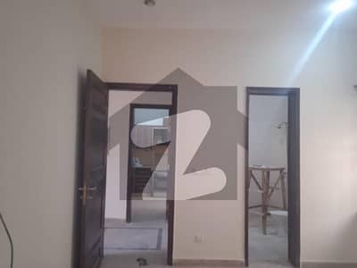 10 marla house in Eme dha society for rent