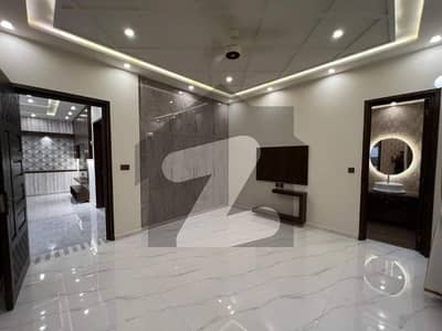 9 MARLA LUXURY HOUSE FOR SALE IN ABDULLAH GARDEN AYESHA BLOCK EAST CANAL ROAD FAISALABAD