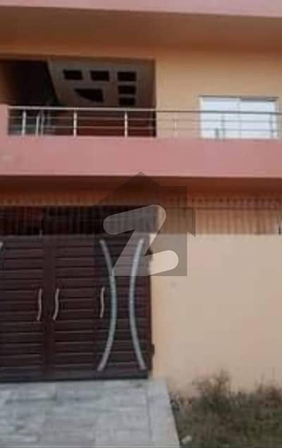 مدینہ ٹاؤن فیصل آباد میں 6 کمروں کا 5 مرلہ مکان 1.0 لاکھ میں کرایہ پر دستیاب ہے۔