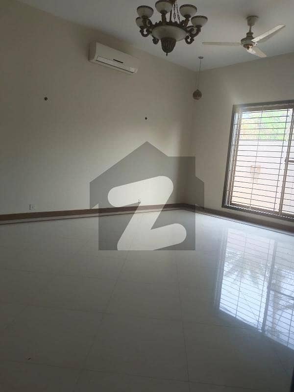 1000 Yards 500 Yards Lawn + 500 Bungalow For Sale In DHA Phase 6