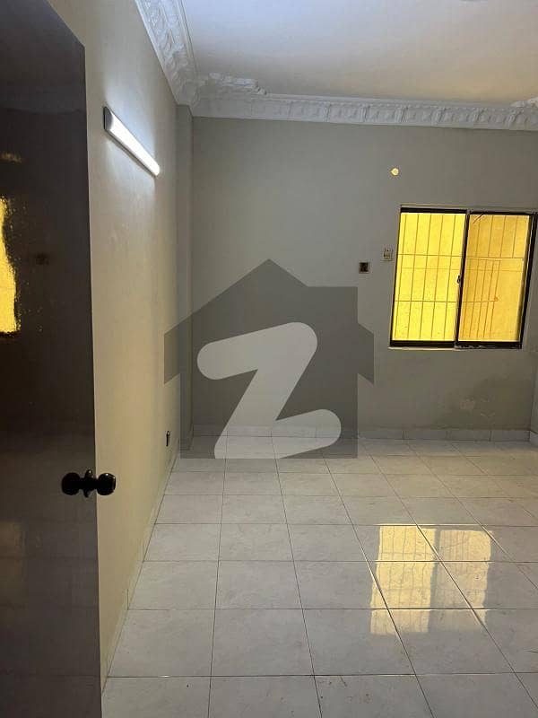 الہلال سوسائٹی کراچی میں 6 کمروں کا 1 کنال مکان 11.75 کروڑ میں برائے فروخت۔