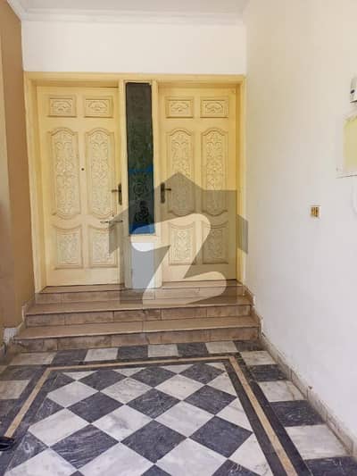 ایف ۔ 11 اسلام آباد میں 4 کمروں کا 10 مرلہ مکان 10.0 کروڑ میں برائے فروخت۔