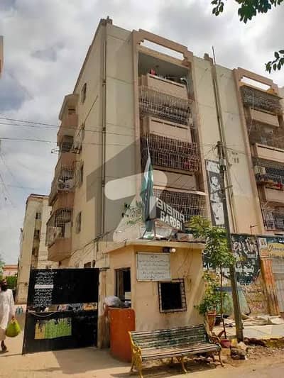 گلستانِِ جوہر ۔ بلاک 13 گلستانِ جوہر,کراچی میں 6 کمروں کا 11 مرلہ فلیٹ 2.5 کروڑ میں برائے فروخت۔