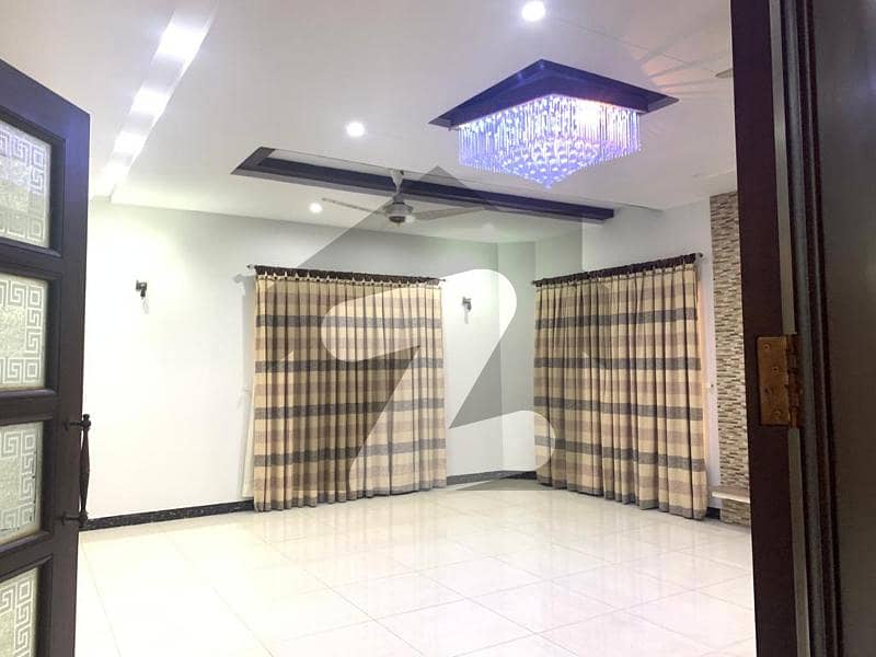 PRIME LOCTION ONE KANAL LOWER PORTION AVAILABLE FOR RENT IN DHA PHASE 1
